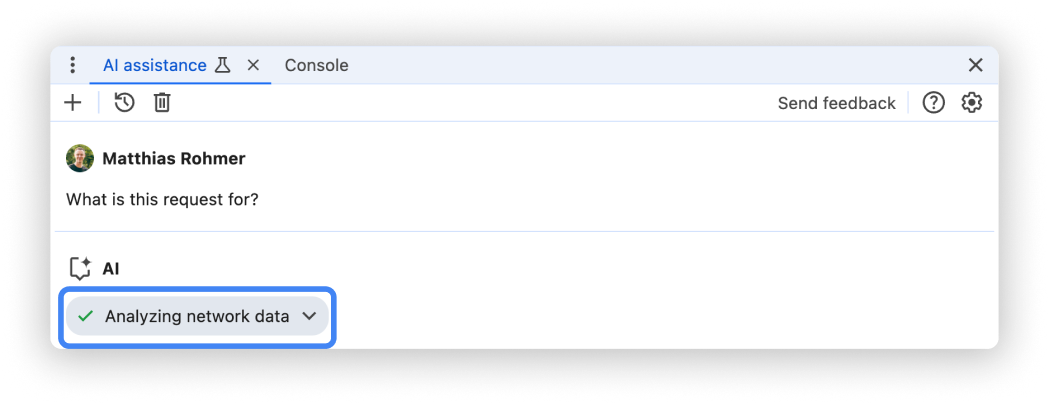 O painel de assistência de IA com o ícone "Analisando dados de rede" destacado.